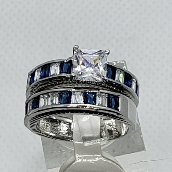 Saphire & cz ring set Gorgeous .925 stamped - Picture 2 of 6